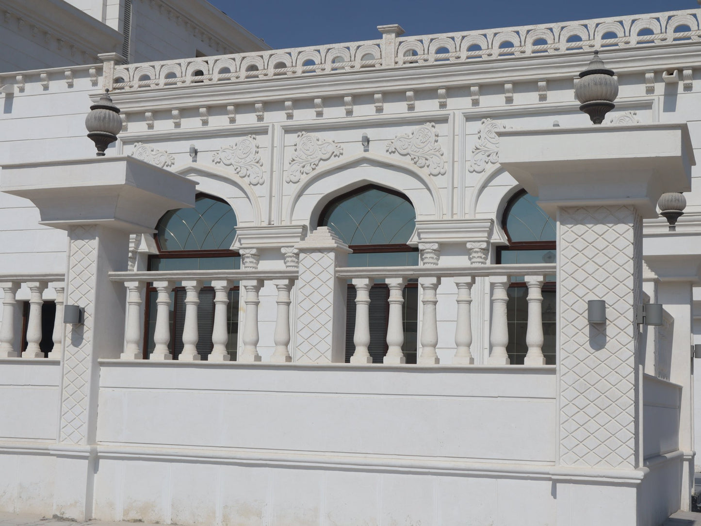 خدمة تركيب الحجر الطبيعي